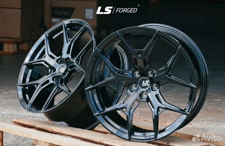 Кованые диски LS Forged R21 на Mercedes GLE V167