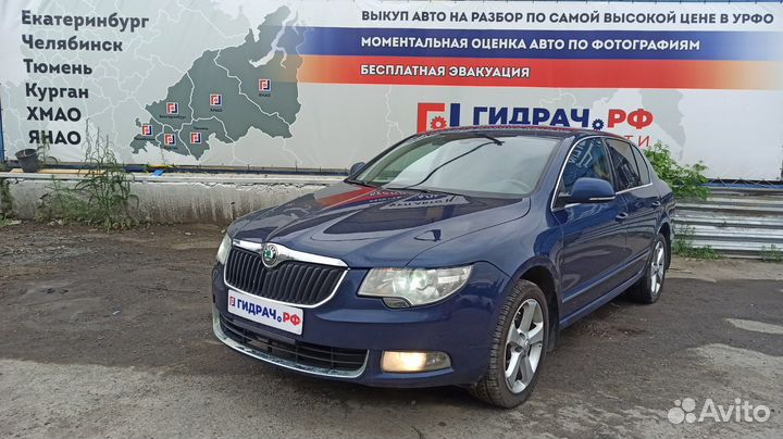 Кожух рулевой колонки верхний Skoda Superb 2 3T085