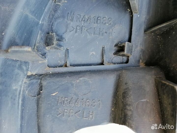 Накладка уголок зеркала Mitsubishi Lancer 9