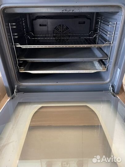 Встроенный духовой шкаф