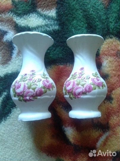 Две декоративные вазы (керамика, импорт)