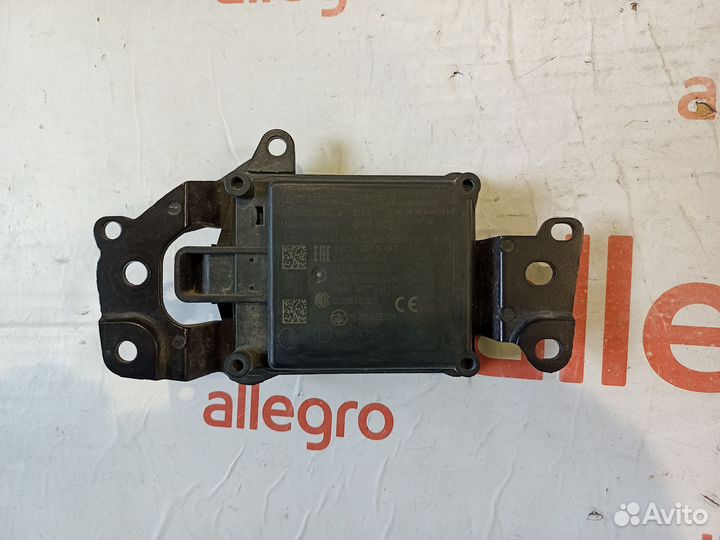 Toyota Camry V70 датчик радар дистанции