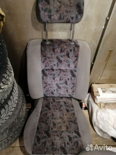 Сидения Nissan