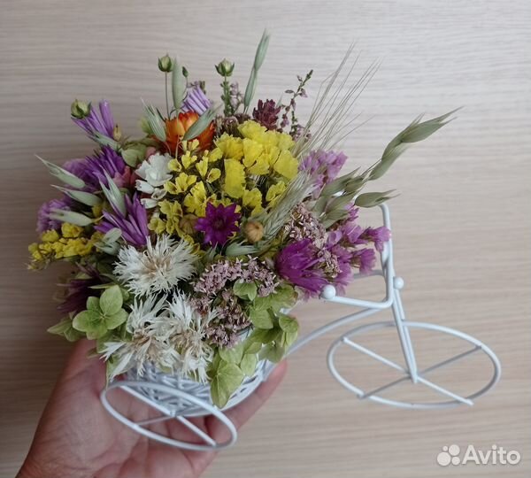 Композиция из сухоцветов и букетик