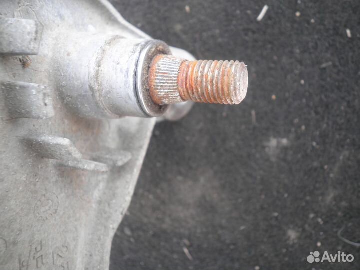 Трапеция стеклоочистиеля с мотором Mitsubishi L200