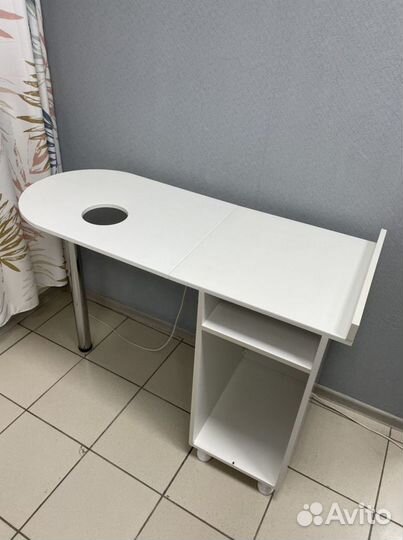 Стол для маникюра складной