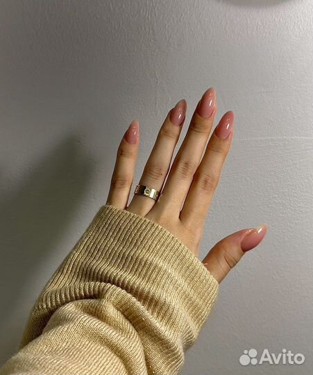 Маникюр и педикюр