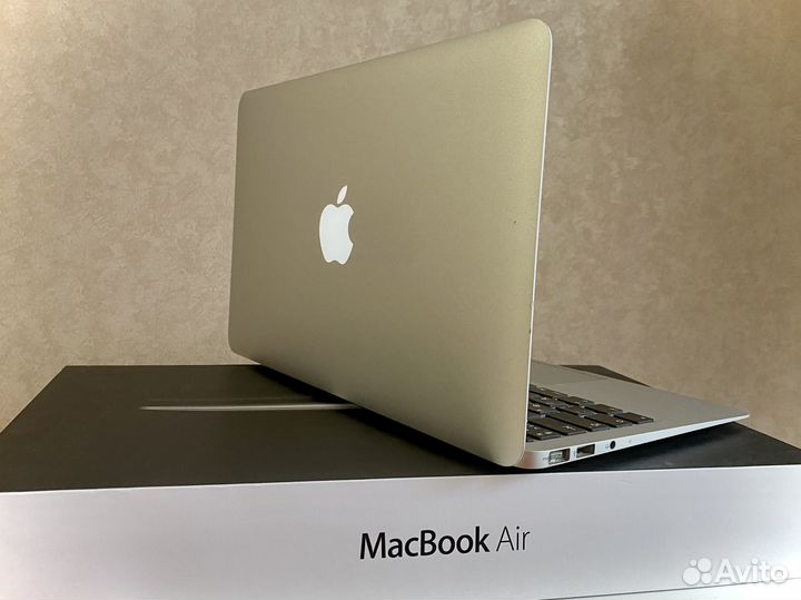 Apple MacBook Air 11 (A1370)