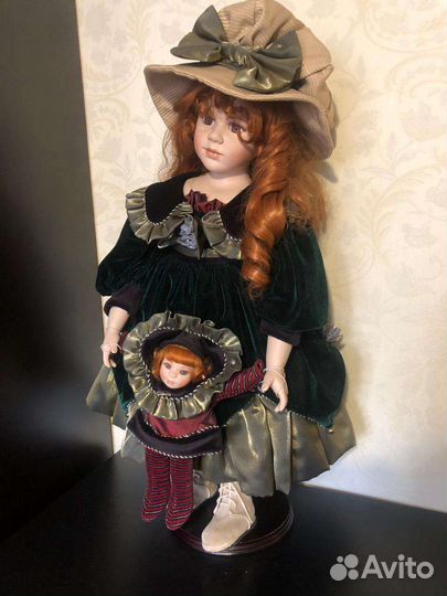 Коллекционная фарфоровая кукла
