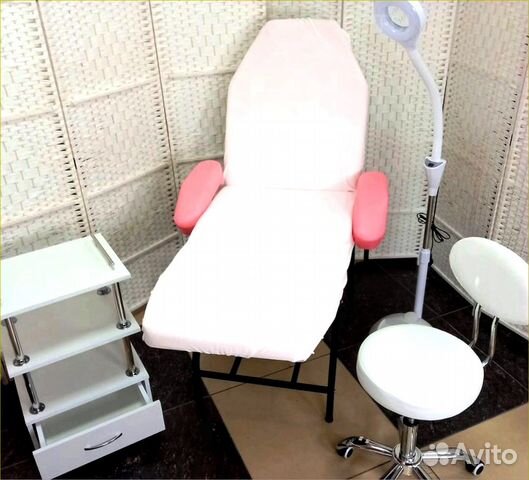 Косметологическое кресло. Педикюрное кресло