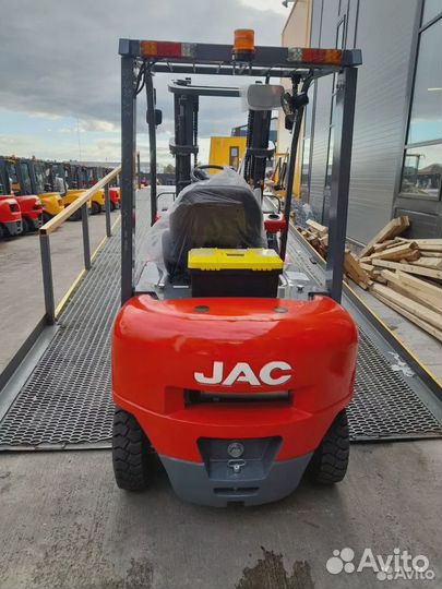 Газобензиновый погрузчик JAC на 2 тн