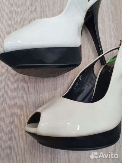 Босоножки 35