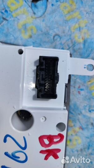 Блок управления климат-контролем Mazda Axela BK5P