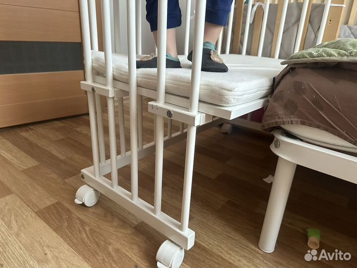 Приставная кроватка