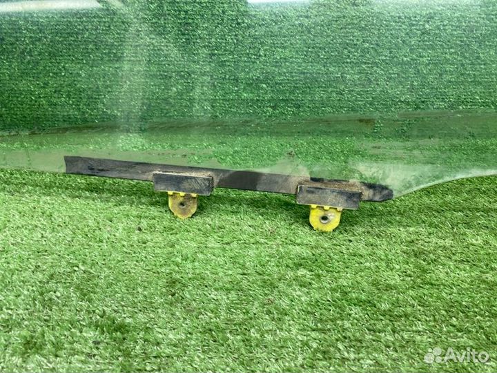 Стекло двери переднее левое Mitsubishi Lancer 9