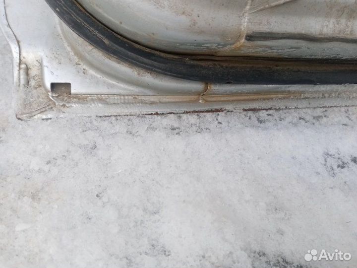 Дверь задняя правая Mitsubishi Carisma 4G92 2002