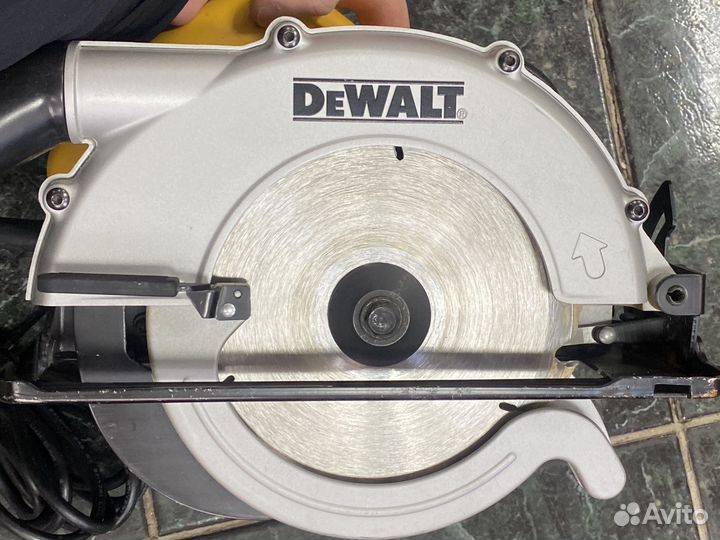 Дисковая пила dewalt D23620-QS