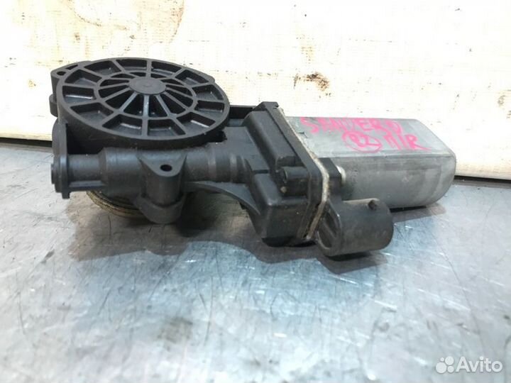 Моторчик стеклоподъемника передний правый Renault