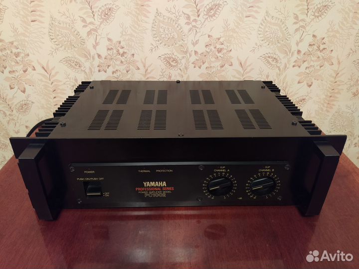 Yamaha, микшерный пульт Behringer Xenyx 802