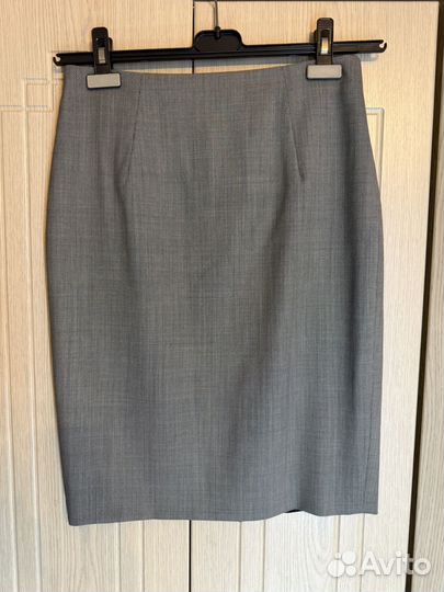 Костюм женский с юбкой и пиджаком Boss