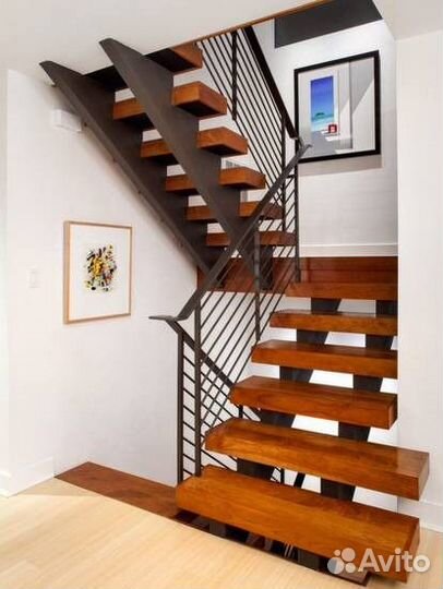 Лестница на металлокаркасе