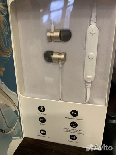 Беспроводные наушники Guess новые оригинал