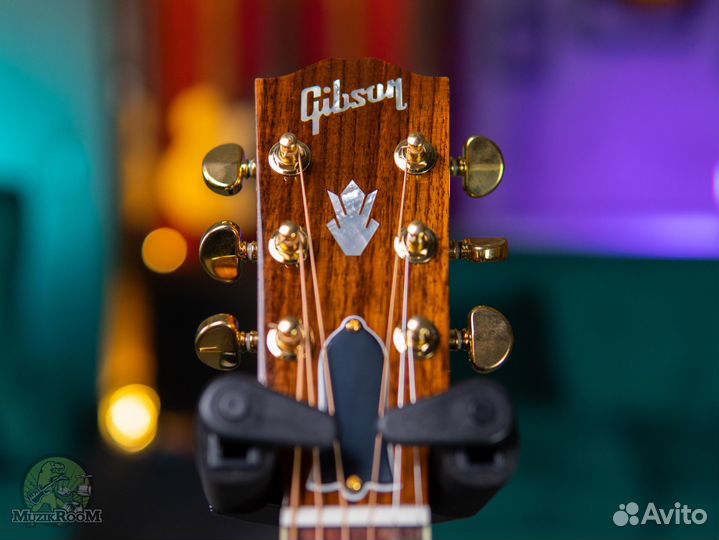 Gibson Songwriter Cutaway