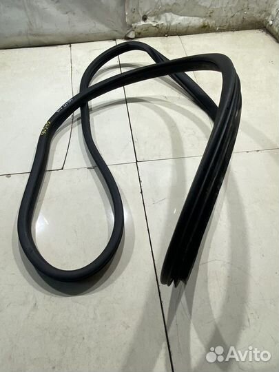 Уплотнитель двери(передний правый) (Kia Seltos)