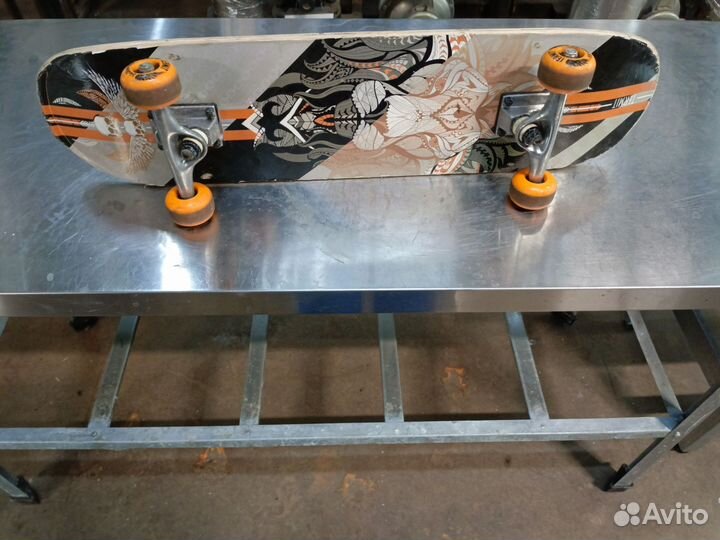 Самокат и скейтборд