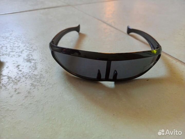 Солнечно защитные очки