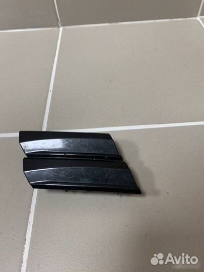 Заглушка буксировочного крюка Toyota Camry V70