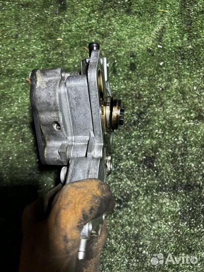 Вакуумный насос Volkswagen Golf 5 1.9 TDI