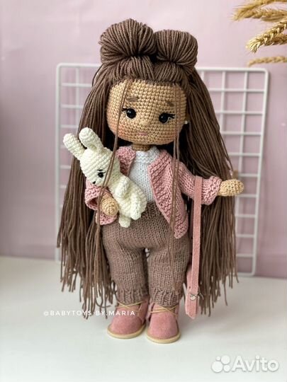 Вязаная кукла ручной работы