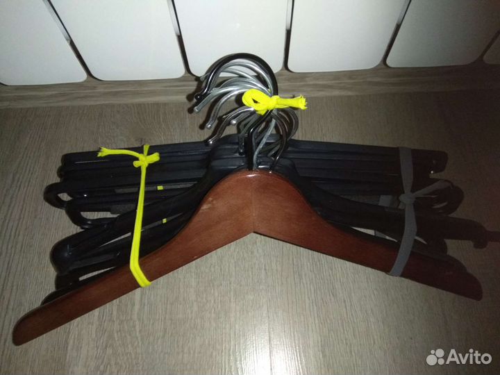 Вешалки плечики для одежды