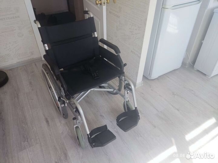 Инвалидная коляска