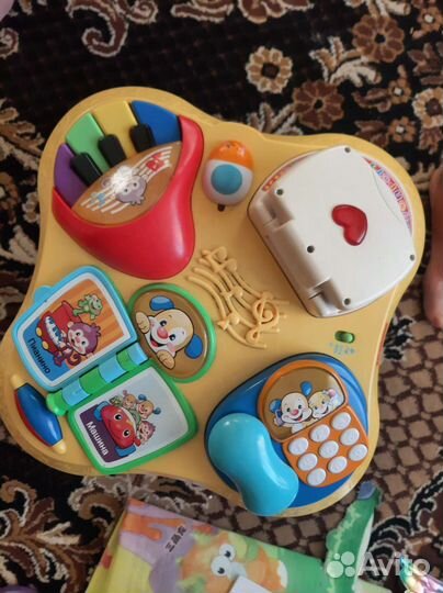Развивающий столик fisher price