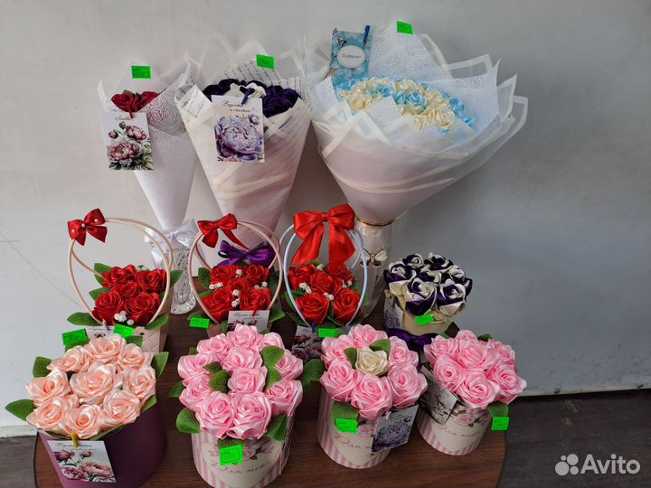 Цветы из атласных лент