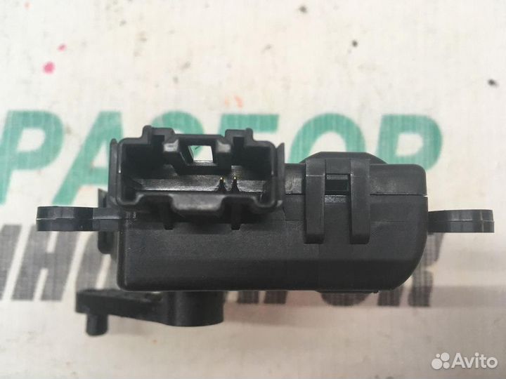 Моторчик заслонки печки для Mazda 6 2007-2012г