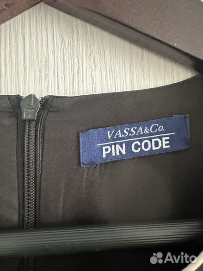 Деловое черное платье vassa co