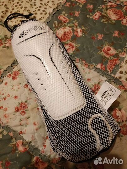 Футбольные щитки