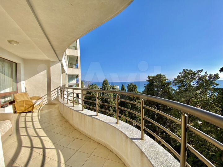 3-к. квартира, 120 м², 5/14 эт.