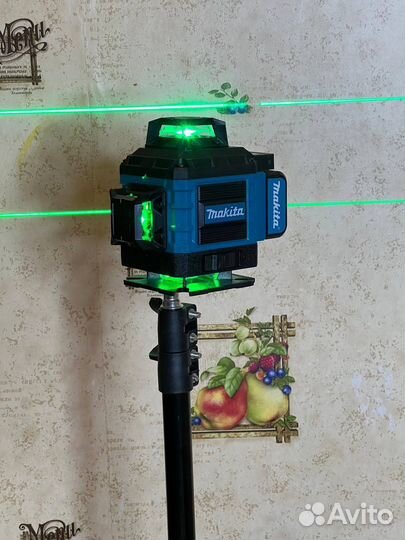 Лазерный уровень makita полный комплект