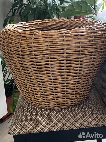 Кашпо из полиротанга