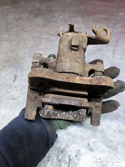 Renault Megane III суппорт задний левый