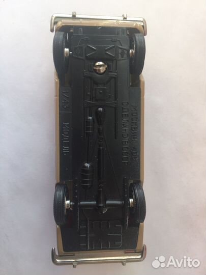 Модель Москвич 408 ми 1/43 в коробке