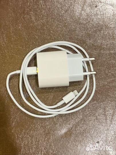 Оригинальная зарядка на iPhone 20w