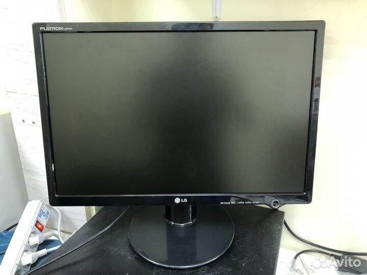 LG Flatron L227WT Монитор 22 дюйма 75 Гц