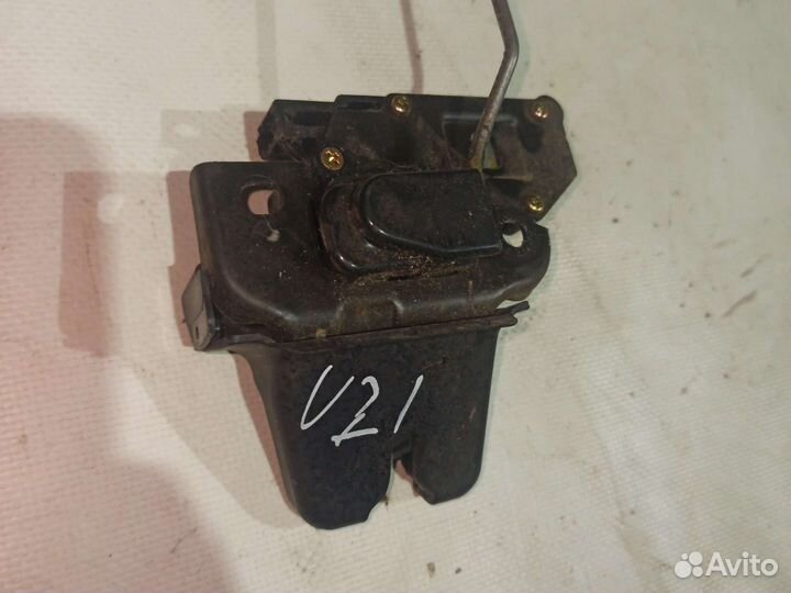 Замок багажника Lexus LS400 UCF21 Toyota Celsior