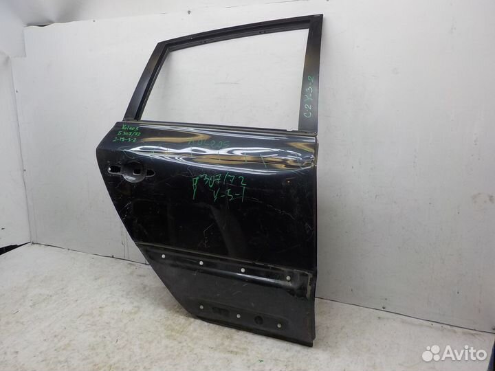 Дверь задняя правая на Renault Koleos 821000027R