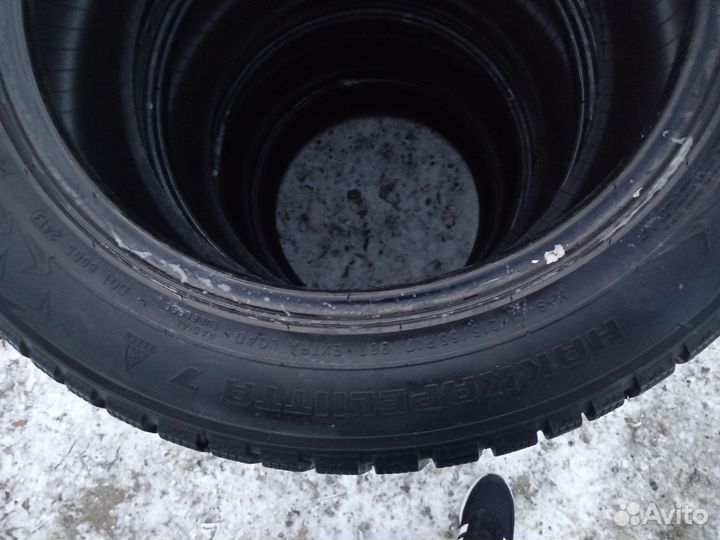 Nokian Tyres Hakkapeliitta 7 215/55 R17